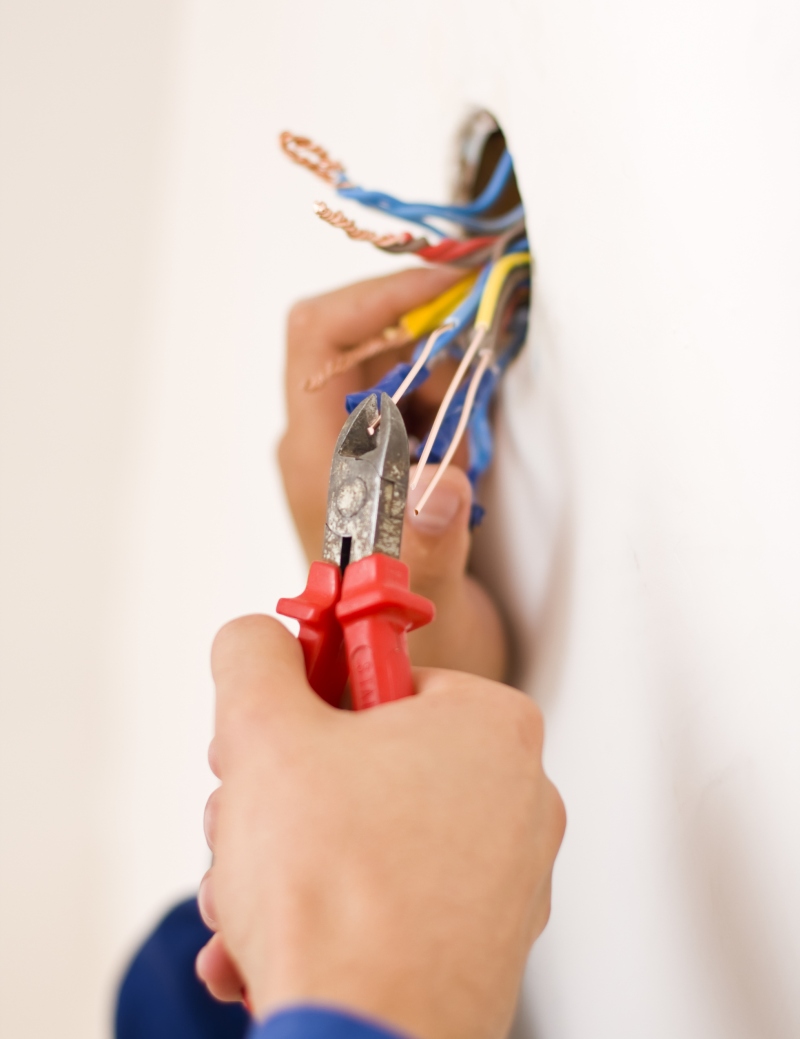Electricians Chertsey, Ottershaw, Longcross, KT16